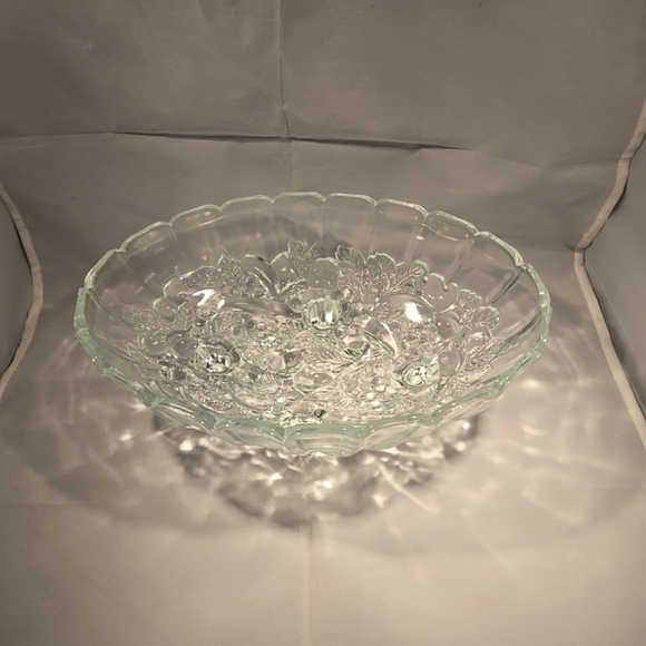 Vintage Indiana Clear Glass Four Footed Fruit Serving Bowl - Picture 2 of 7